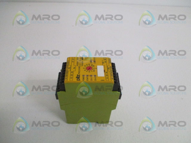 PILZ PNOZXV3P30/24VDC3n/o2n/ot SAFETY RELAY *NEW NO BOX*