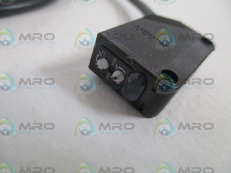 OMRON E3Z-T81-D PHOTOELECTRIC SENSOR (MISSING ACCESSORIES) *NEW NO BOX*