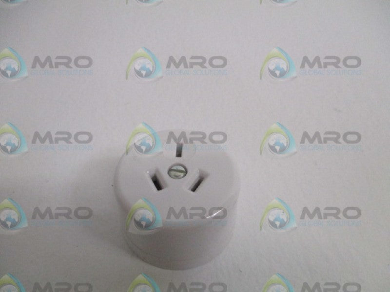 CLIPSAL 412 THREE PIN SURFACE SOCKET  NSNP