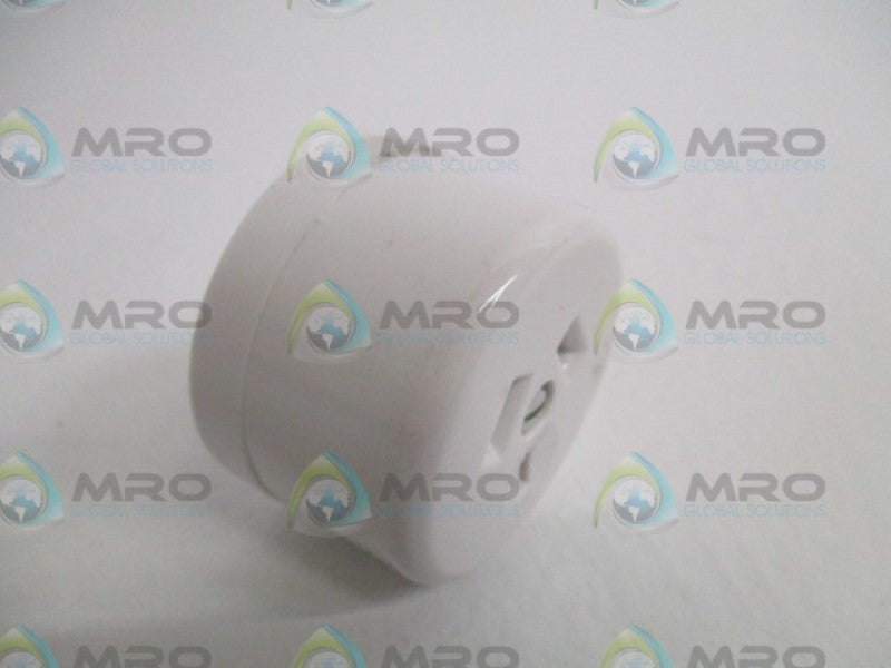 CLIPSAL 412 THREE PIN SURFACE SOCKET  NSNP