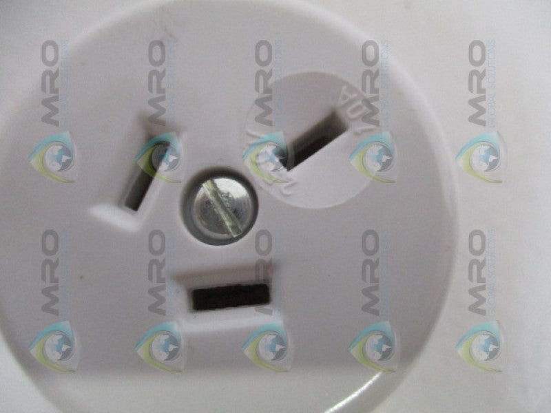 CLIPSAL 412 THREE PIN SURFACE SOCKET  NSNP