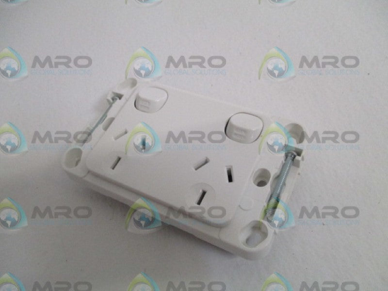 CLIPSAL 2025S TWIN SWITCHED SOCKET  NSNP