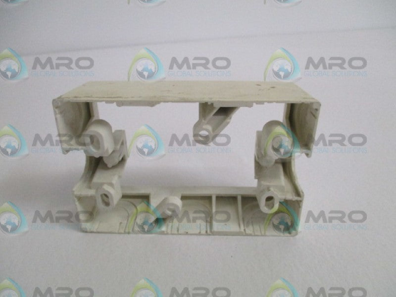 CLIPSAL 449AWE MOUNTING BLOCK  UNMP