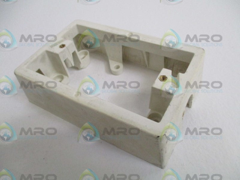 CLIPSAL 449AWE MOUNTING BLOCK  UNMP