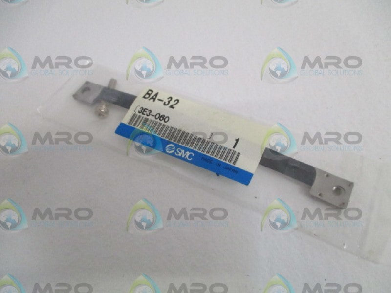 SMC BA-32 MOUNTING BRACKET * NEW IN FACTORY BAG *