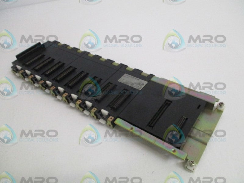 OMRON CS1W-BC083 BASE UNIT *USED*