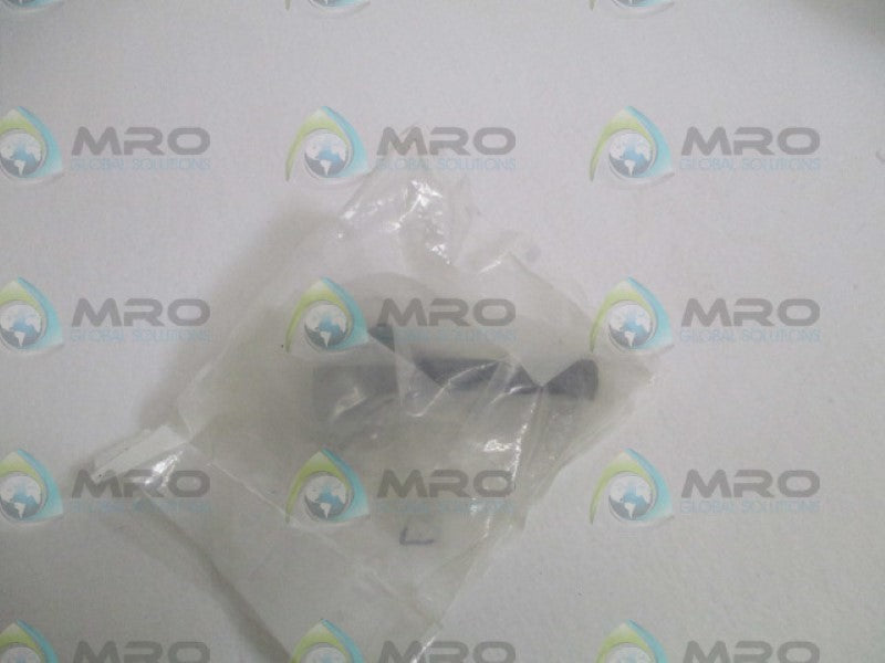 AMPHENOL 97-3057-1007-1 475-943 CABLE CLAMP * NEW IN FACTORY BAG *