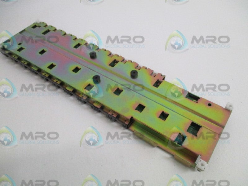 OMRON CS1W-BC103 BASE UNIT *USED*