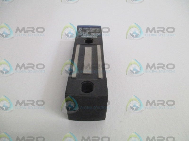 SCHMERSAL MZM100ST-1P2P-A ELECTROMAGNETIC LOCK PULSE ECHO SAFETY SENSOR *USED*