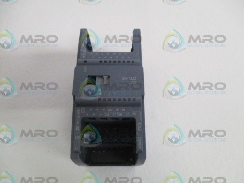 SIEMENS SIMATIC S7-1200 6ES7232-4HD32-0XB0 OUTPUT MODULE (AS PICTURED) *USED*