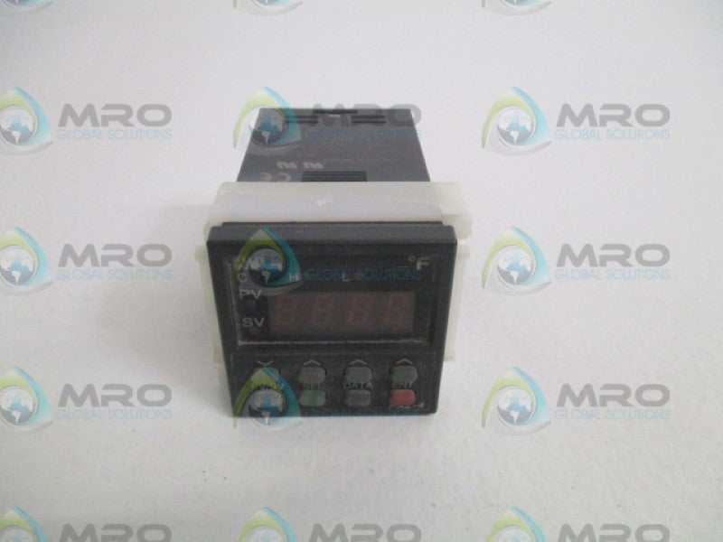 FUJI ELECTRIC PXZ4-RFY2-5V-AMS TEMPERATURE CONTROLLER *USED*