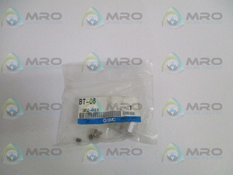 SMC BT-06 SWITCH MOUNTING BRACKET *NEW IN FACTORY BAG*