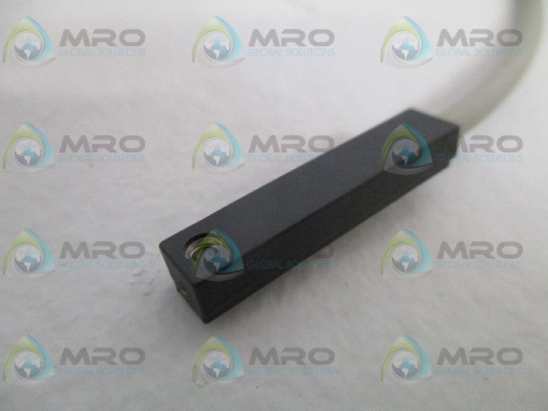 SMC D-Y7P PROXIMITY SENSOR SWITCH (AS PICTURED) *NEW NO BOX*