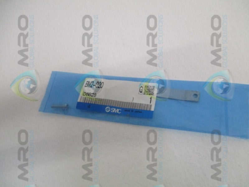 SMC BM2-020 MOUNTING AUTO SWITCH BAND KIT *NEW IN FACTORY BAG*