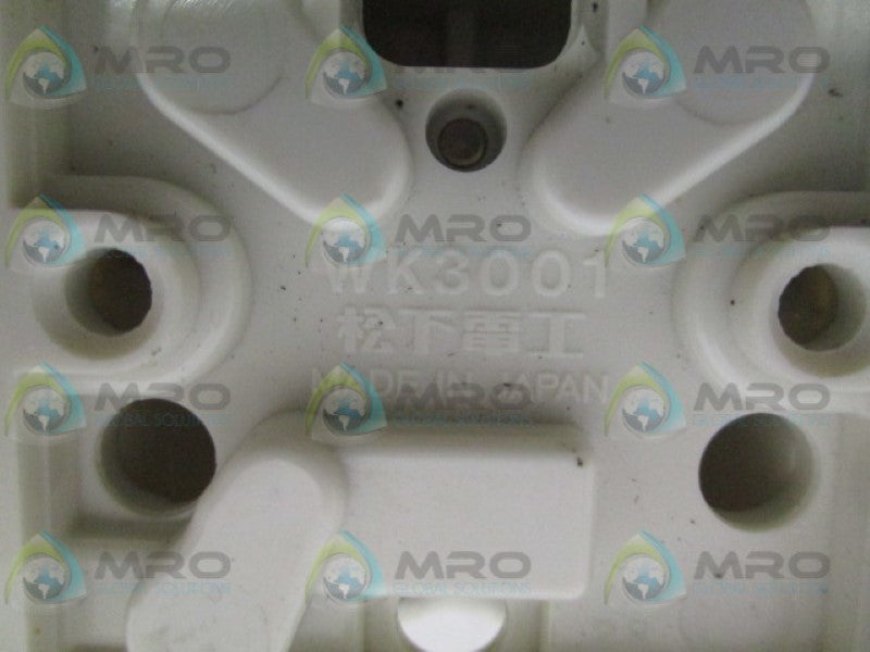 NATIONAL WK3001 PLUG OUTLET UNMP