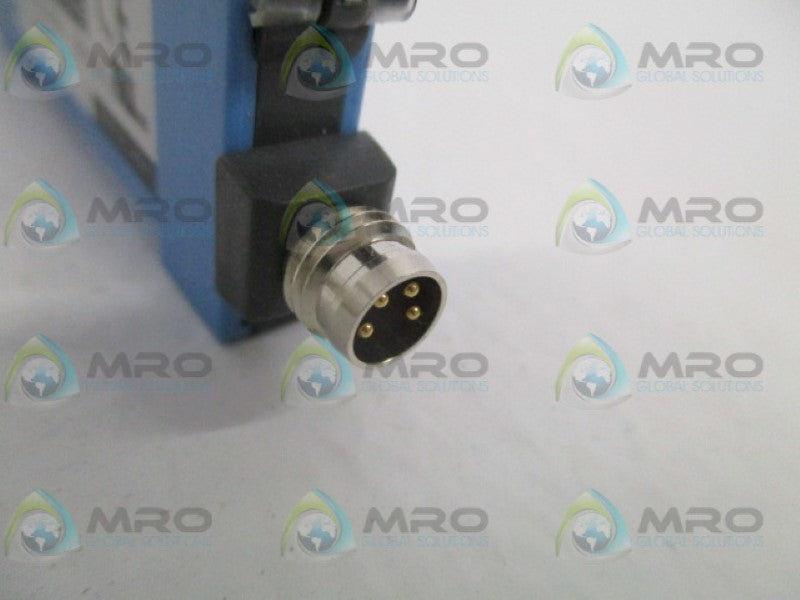 SICK WLL170-P430 FIBER OPTIC PHOTOELECTRIC SENSOR *NEW NO BOX*