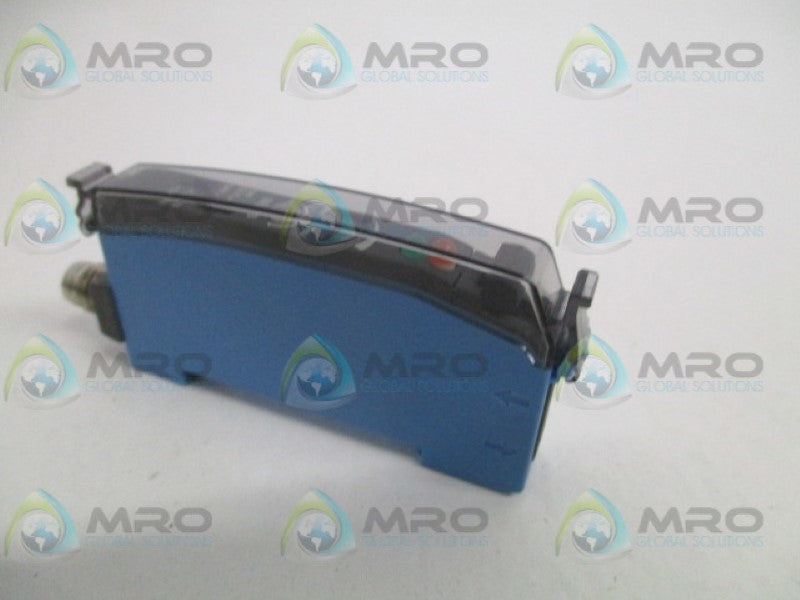 SICK WLL170-P430 FIBER OPTIC PHOTOELECTRIC SENSOR *NEW NO BOX*