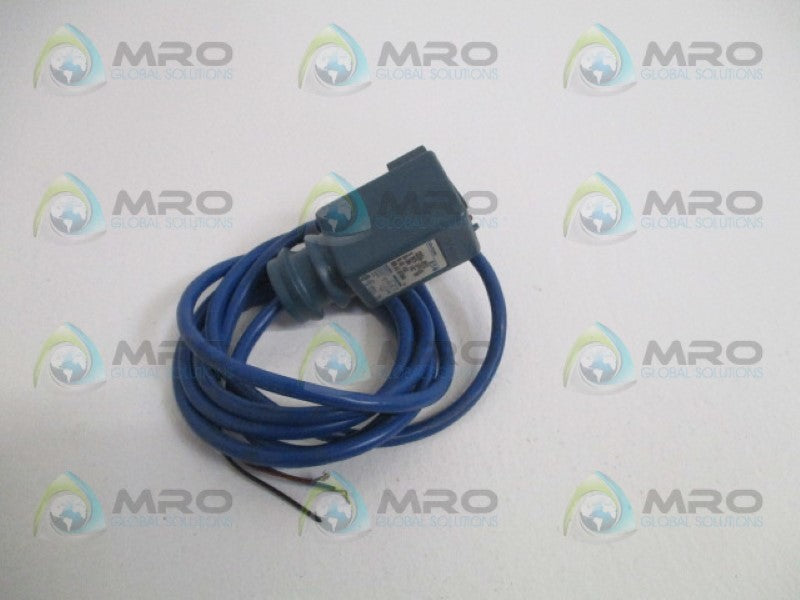 CUTLER HAMMER 1355A-6513 DIFFUSE REFLECTIVE SENSOR 10"  UNMP