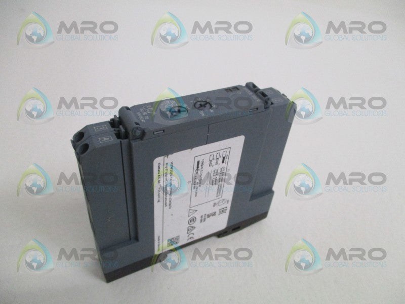 SIEMENS 3RP2535-1AW30 TIME RELAY *NEW NO BOX*