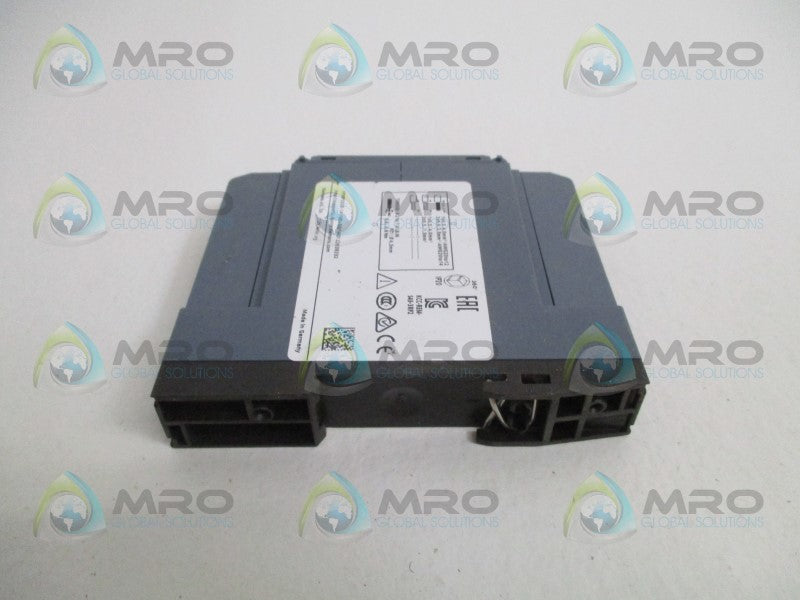 SIEMENS 3RP2535-1AW30 TIME RELAY *NEW NO BOX*