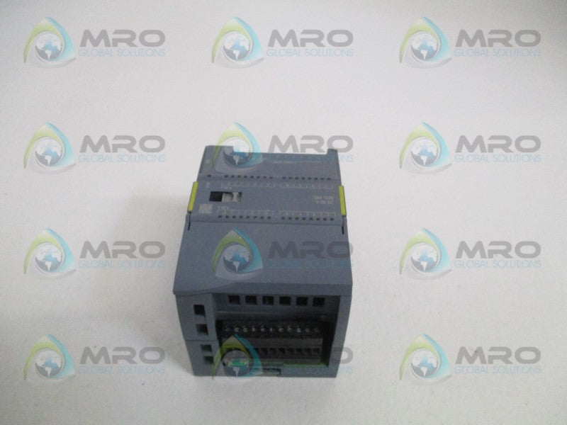 SIEMENS SIMATIC S7-1200 6ES7226-6BA32-0XB0 DIGITAL INPUT MODULE *USED*
