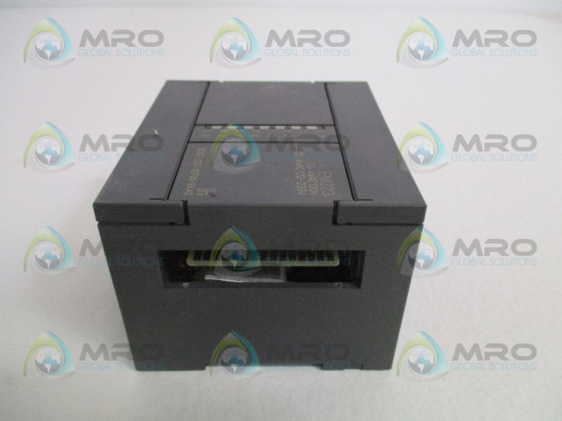 SIEMENS SIMATIC S7 6ES7223-1EF00-0XA0 DIGITAL I/O MODULE *USED*