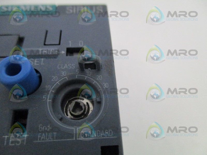 SIEMENS 3RB3123-4VB0 RELAY 10-40A (MISSING ACCESSORIES) *NEW NO BOX*