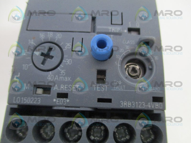 SIEMENS 3RB3123-4VB0 RELAY 10-40A (MISSING ACCESSORIES) *NEW NO BOX*