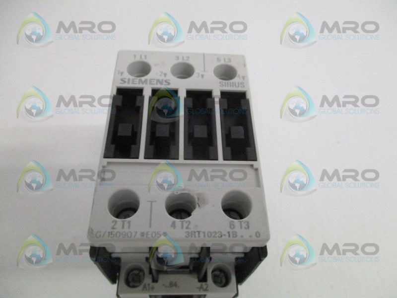 SIEMENS 3RT1023-1BB40 CONTACTOR 24VDC (MISSING ACCESSORIES) *NEW NO BOX*