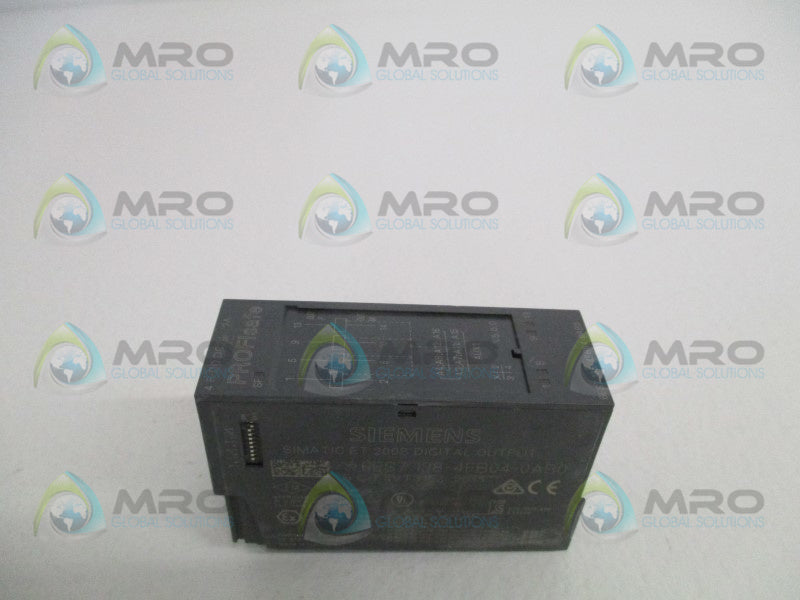 SIEMENS SIMATIC 6ES7138-4FB04-0AB0 OUTPUT MODULE *NEW NO BOX*