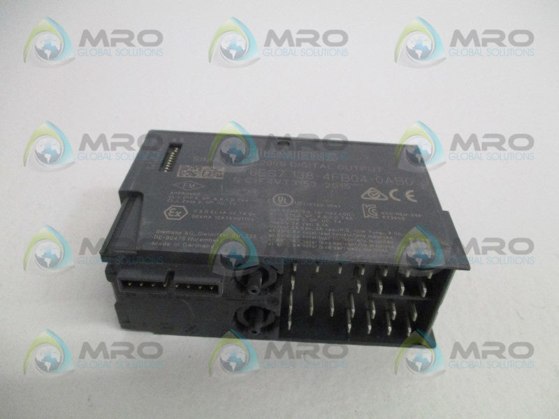 SIEMENS SIMATIC 6ES7138-4FB04-0AB0 OUTPUT MODULE *NEW NO BOX*