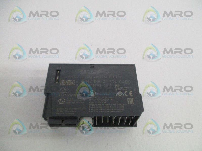 SIEMENS SIMATIC 6ES7138-4FB04-0AB0 OUTPUT MODULE (AS PICTURED) *NEW NO BOX*