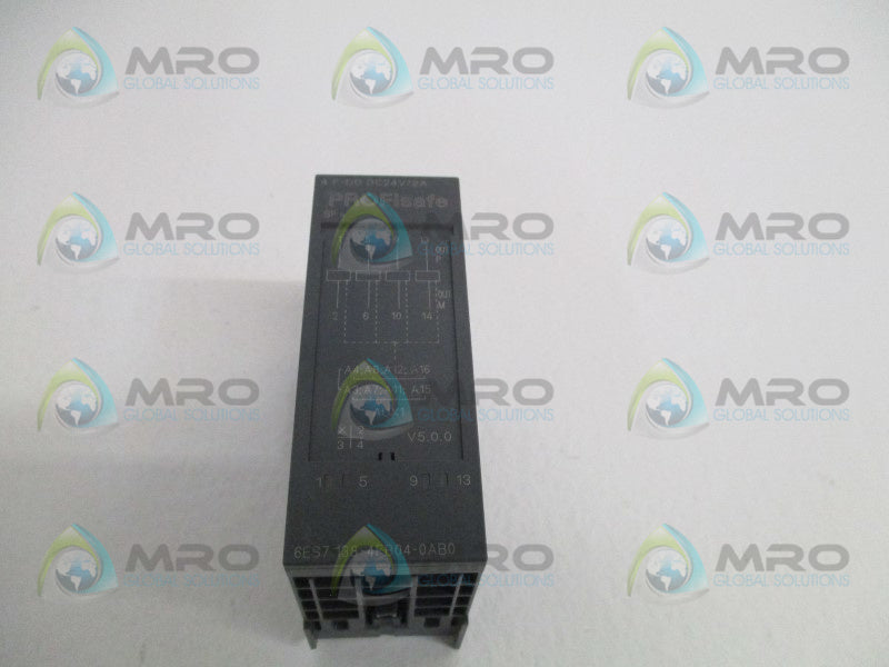 SIEMENS SIMATIC 6ES7138-4FB04-0AB0 OUTPUT MODULE (AS PICTURED) *NEW NO BOX*