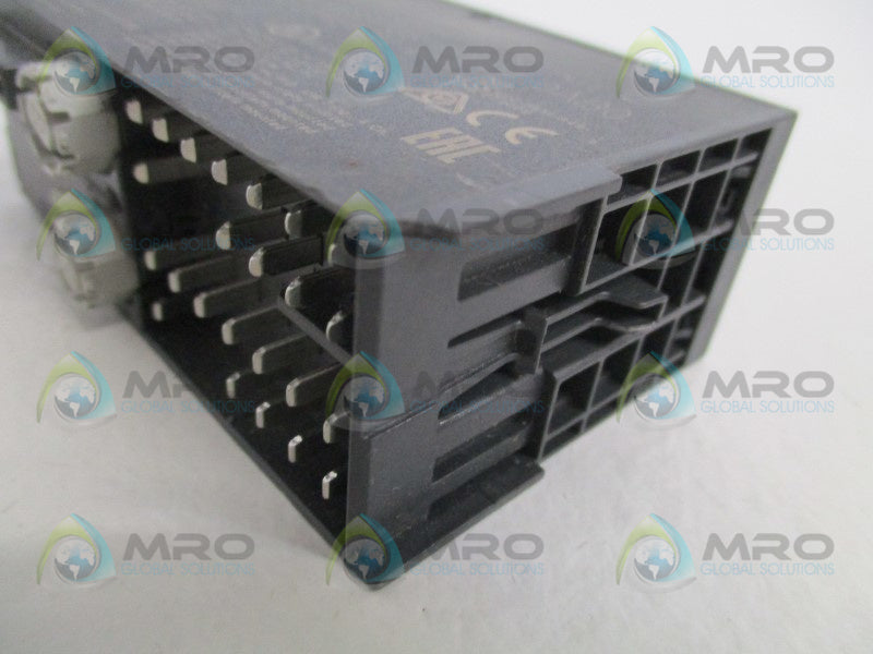 SIEMENS SIMATIC 6ES7138-4FB04-0AB0 OUTPUT MODULE (AS PICTURED) *NEW NO BOX*