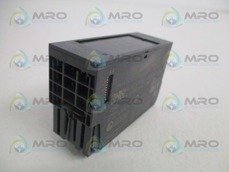 SIEMENS SIMATIC 6ES7138-4FB04-0AB0 OUTPUT MODULE (AS PICTURED) *NEW NO BOX*