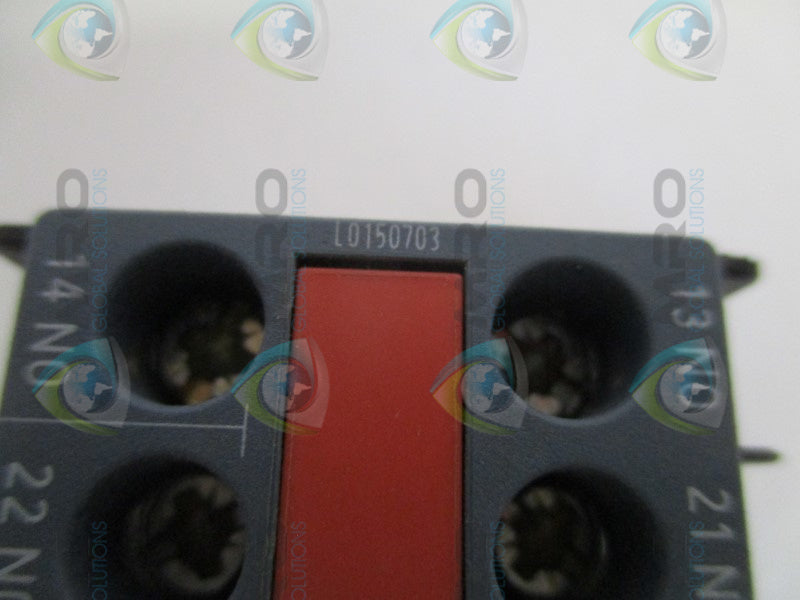 SIEMENS L0150703 CONTACT BLOCK (MISSING ACCESSORIES) *NEW NO BOX*