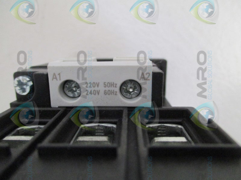 SIEMENS 3RT1036-1AP60 CONTACTOR 220/240V (MISSING ACCESSORIES) *NEW NO BOX*
