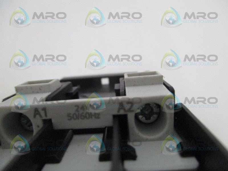 SIEMENS 3RT1026-1AC20 CONTACTOR 24V (AS PICTURED) *NEW NO BOX*