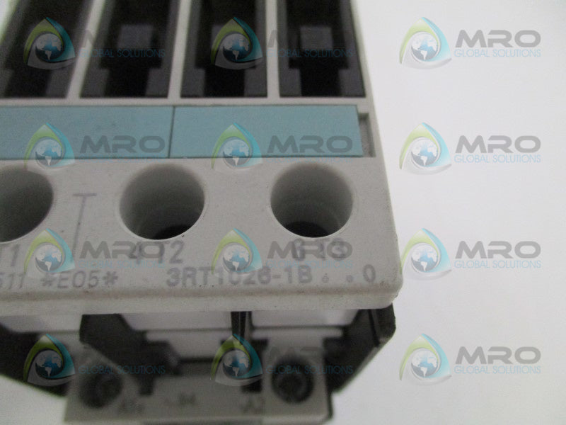 SIEMENS 3RT1026-1BB40 CONTACTOR 24VDC (MISSING ACCESSORIES) *NEW NO BOX*