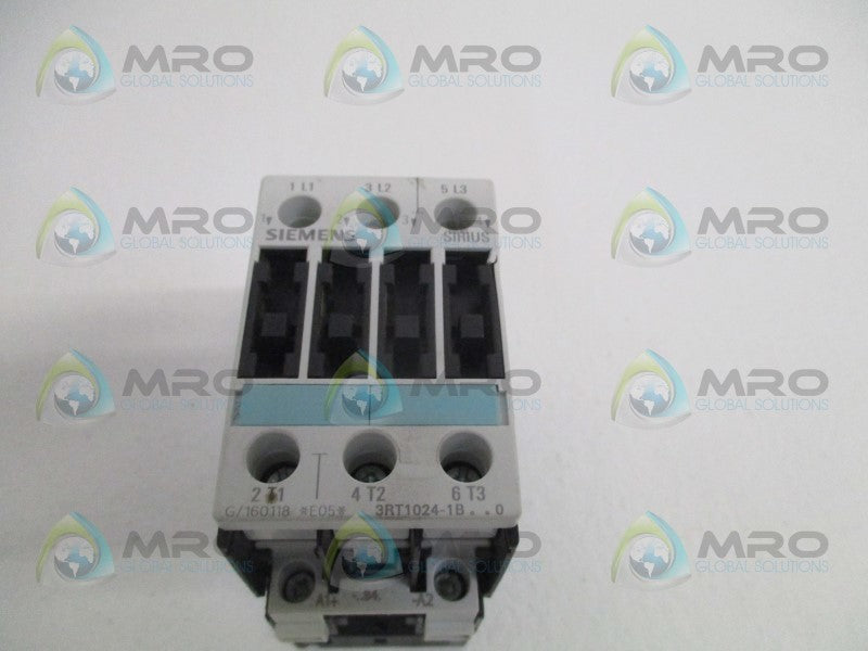 SIEMENS 3RT1024-1BB40 CONTACTOR 24VC (AS PICTURED) *NEW NO BOX*