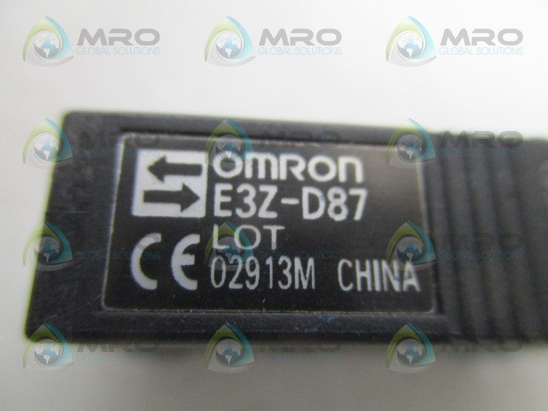 OMRON E3Z-D87 PHOTOELECTRIC SENSOR (MISSING ACCESSORIES) *NEW NO BOX*
