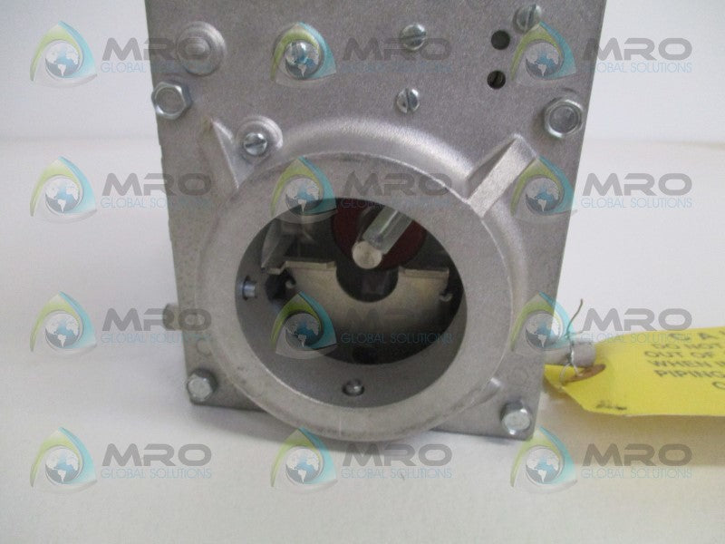 HONEYWELL V4062D1002 FLUID POWER GAS VALVE *NEW NO BOX*