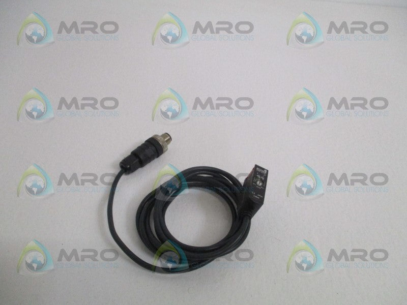 OMRON E3S-AT31-D PHOTOELECTRIC SENSOR RECEIVER (AS PICTURED) *NEW NO BOX*