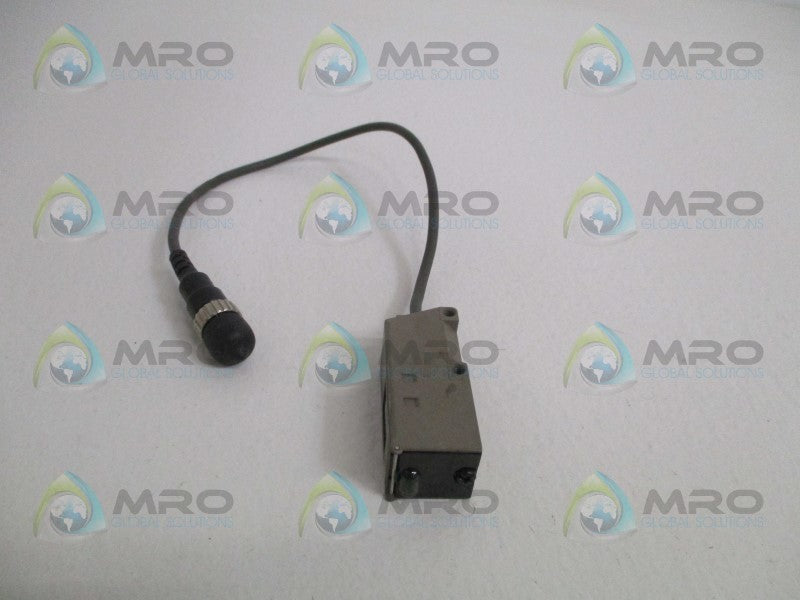 OMRON E3S-CT61-D-M1J PHOTOELECTRIC SENSOR (MISSING ACCESSORIES) *NEW NO BOX*