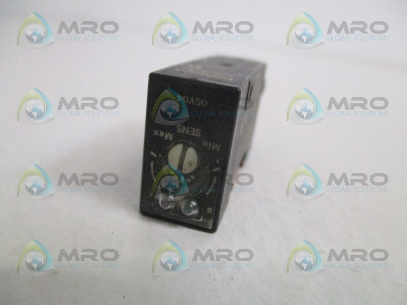 OMRON E3S-AT86-D PHOTOELECTRIC SENSOR RECEIVER(MISSING ACCESSORIES)*NEW NO BOX*