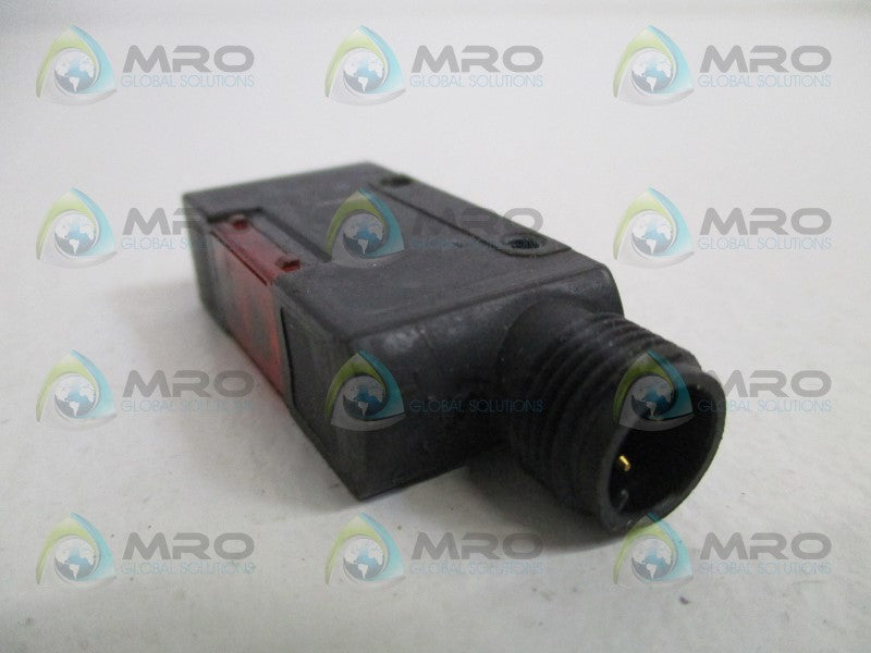OMRON E3S-AT86-D PHOTOELECTRIC SENSOR RECEIVER(MISSING ACCESSORIES)*NEW NO BOX*