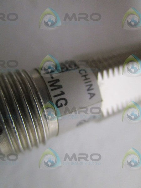 OMRON E2E-X3D1-M1G PROXIMITY SWITCH(MISSING ACCESSORIES) *NEW NO BOX*