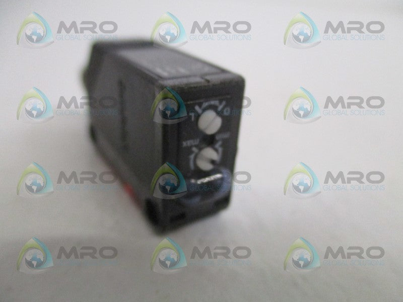 OMRON E3Z-R86 PHOTOELECTRIC SWITCH(MISSING ACCESSORIES) *NEW NO BOX*