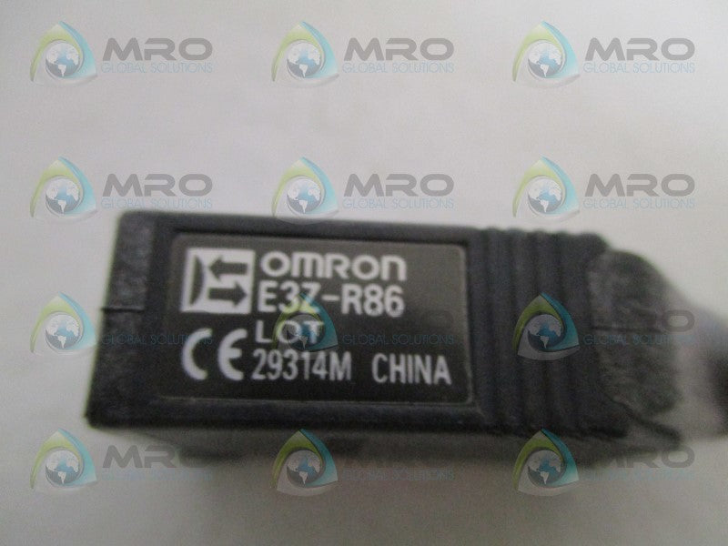 OMRON E3Z-R86 PHOTOELECTRIC SWITCH(MISSING ACCESSORIES) *NEW NO BOX*