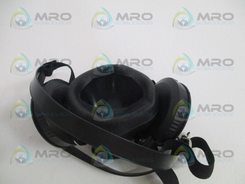 MSA 7-201-2 HALF MASK RESPIRATOR SIZE: S *NEW IN FACTORY BAG*